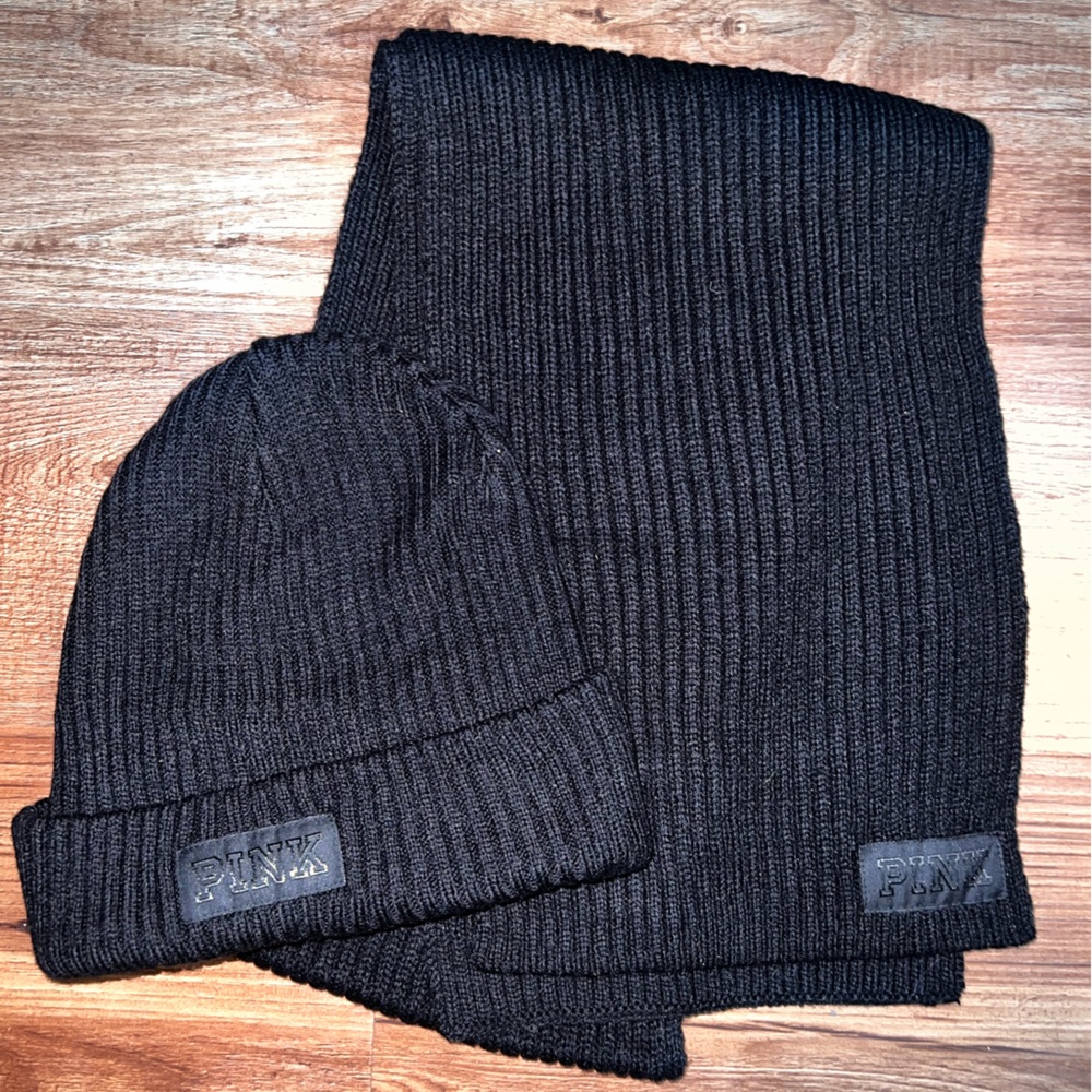 VS Pink toboggan and scarf